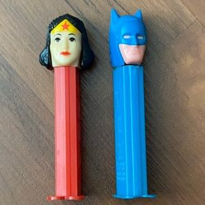 Pez- Batman & Wonder Woman Set. Candy not included